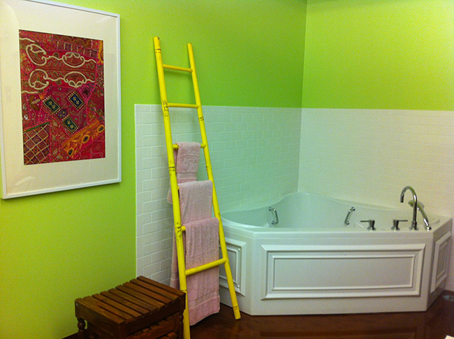 14. Green room birth tub